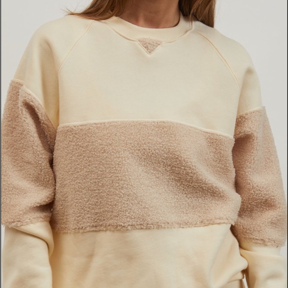 DONNI Eco-Fleece Sherpa Tri Crew - Stone/Creme